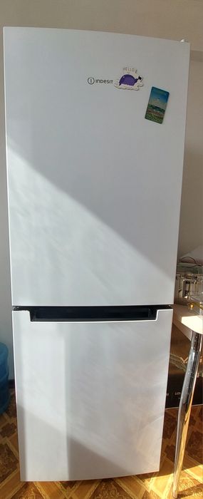 Продаётся Холодильник Indesit DS 4160 W белый,
