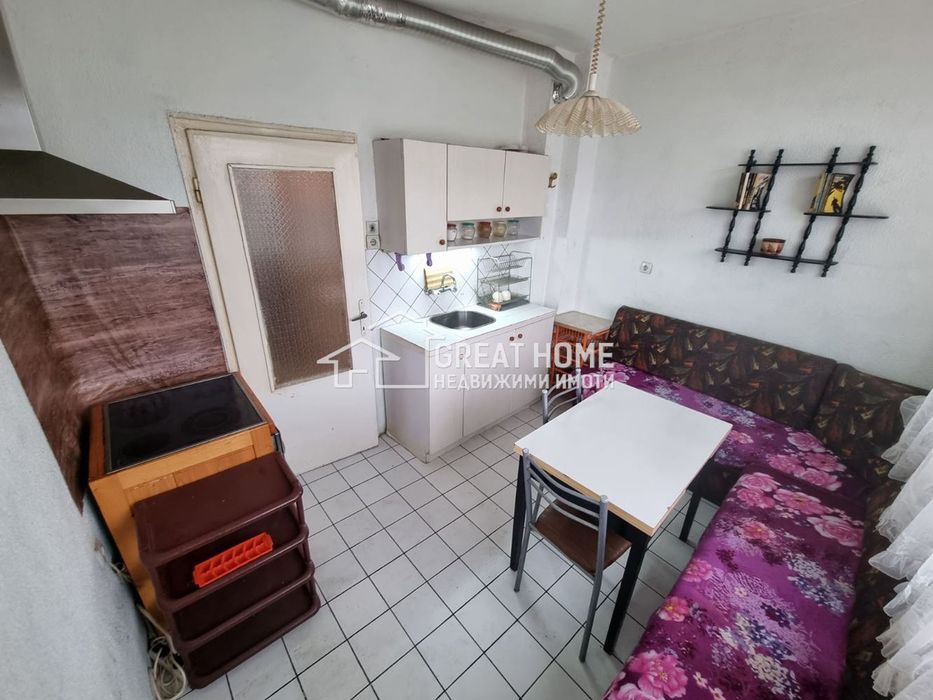 Дава се под наем Тристаен апартамент в Търговище, Център - 75 кв.м за 204 € - Снимка #3