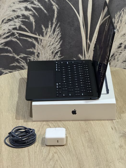 Apple macbook air M2 16gb 256gb