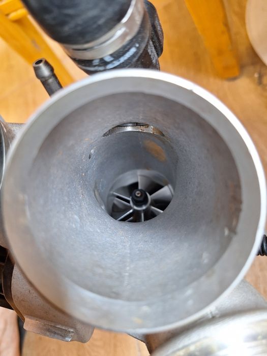Turbosuflantă OEM BM863004 / 07P145721G – Nouă – Bentley W12