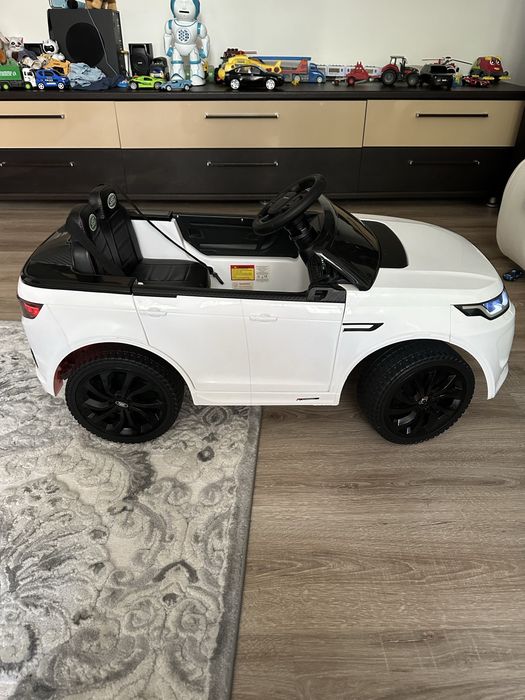 Mașinuță electrică Land Rover