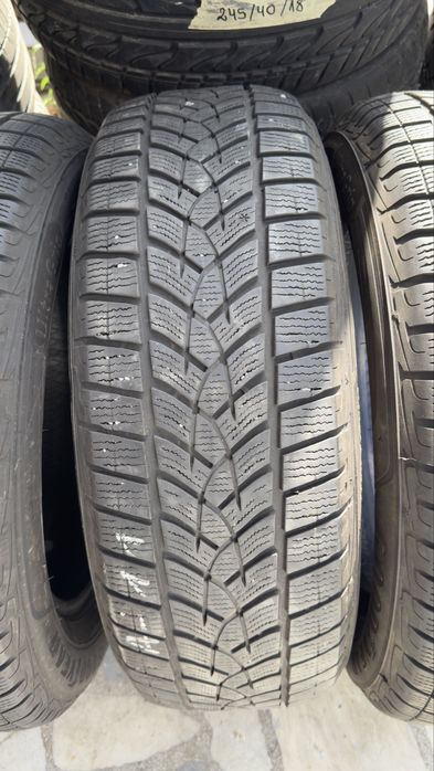 4бр. Зимни гуми 215/65/17 Goodyear dot25
