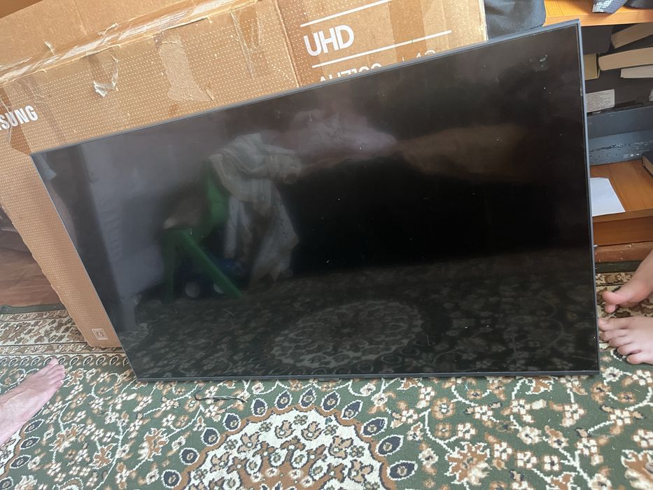 Продам телевизор на запчасти