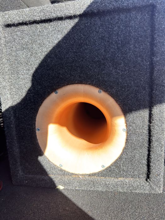 Сабвуфер на трубе machete