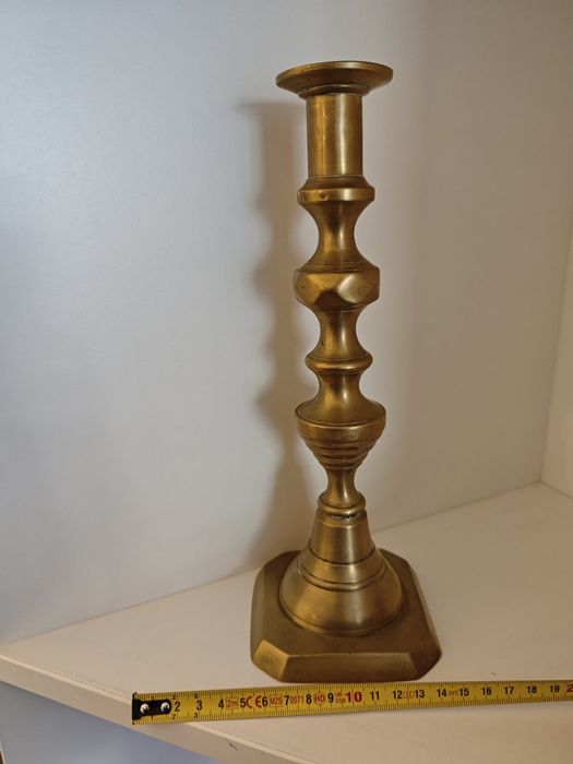 Месингови свещници