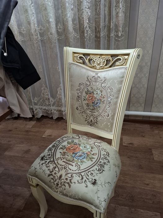 Стулья деревянные