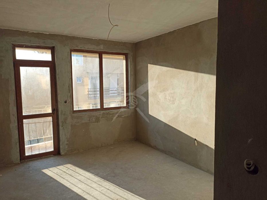 Продава се Тристаен апартамент в Несебър - 91500 кв.м за 1 €/кв.м - Снимка #4