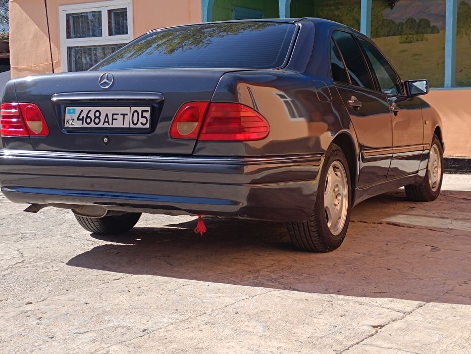 Mercedes Benz W210