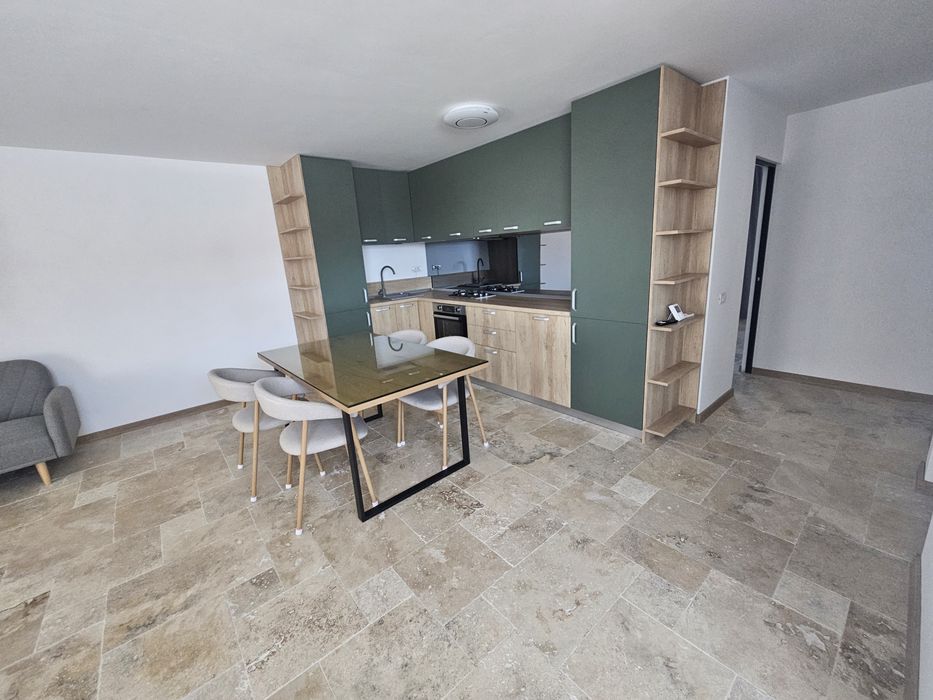 Inchiriez apartament