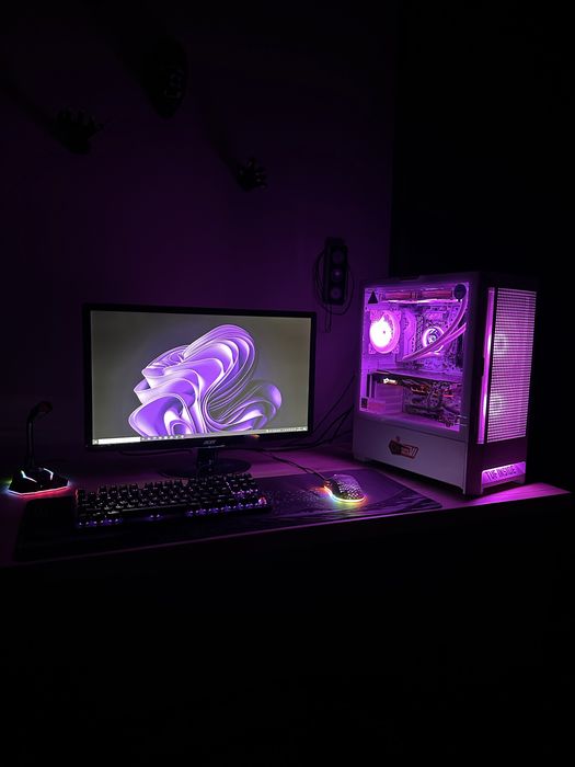 ПЪЛЕН SETUP! Геймърски компютър | i7 7700 | GTX 1070 Ti | 16GB RAM | ARGB