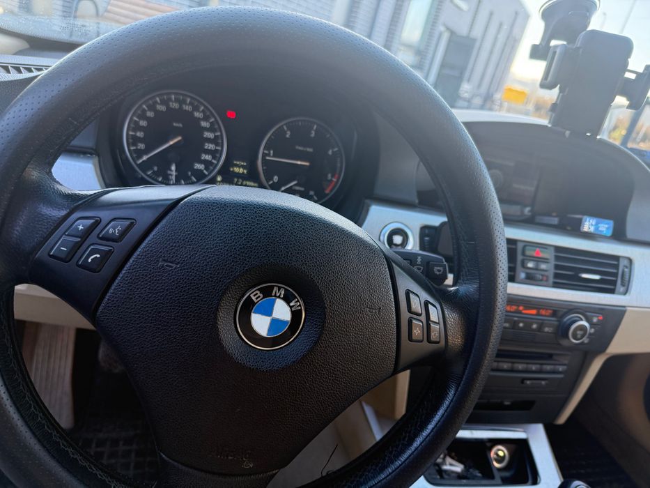 Vînd BMW E90 în bună stare