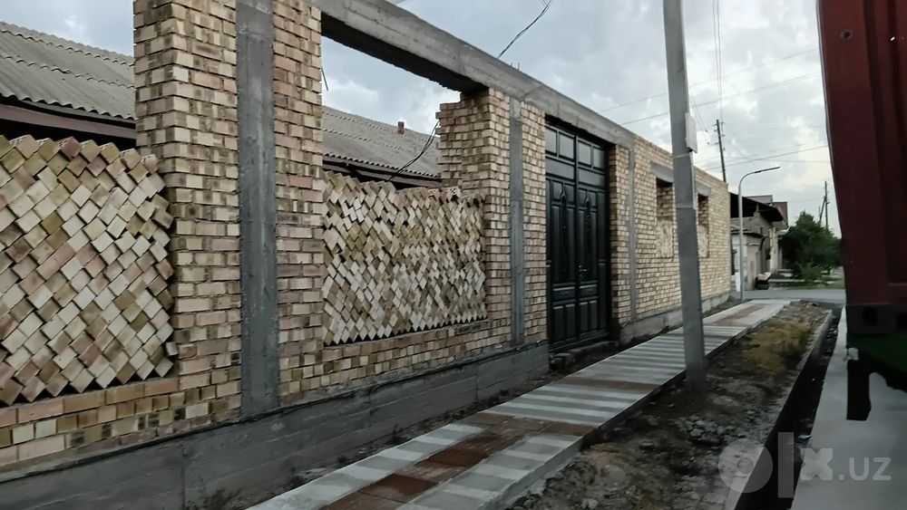 Ховли сотилади
