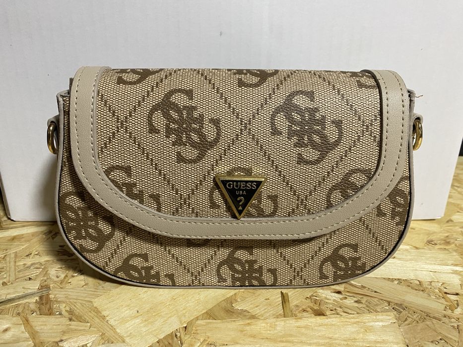 Geanta Guess mai multe modele