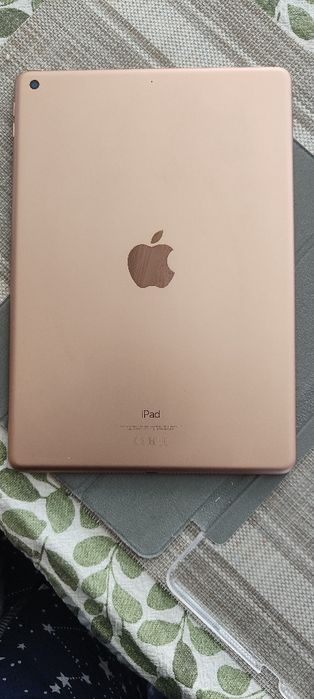 Vând iPad (generația 7) 128 GB, Apple pen+husa IBlason