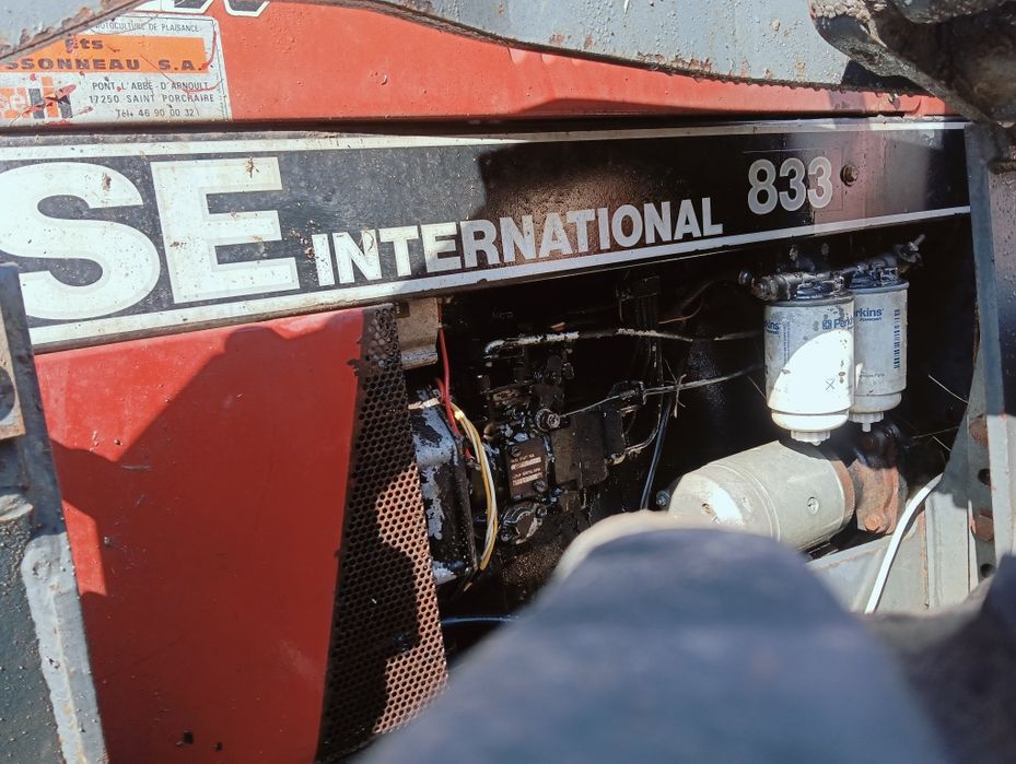Vând Tractor Case 833