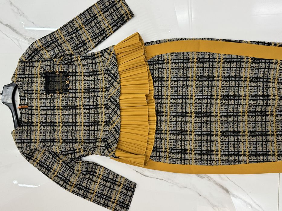 Дамски костюм