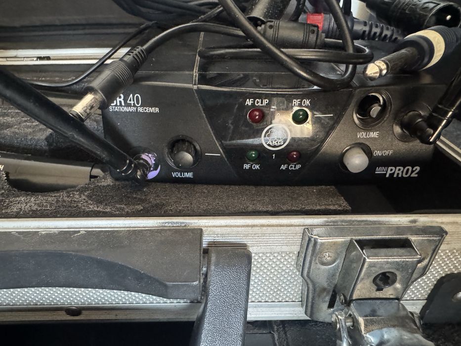 Set microfoane wireless akg sr 40