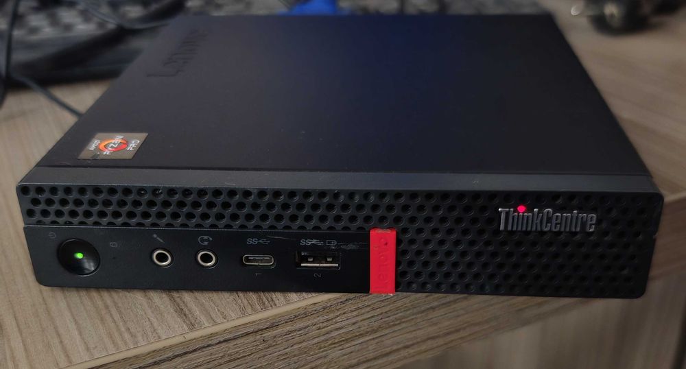 LENOVO M75Q-1 Amd Ryzen3 Pro/8gb ram/ssd 250 nvme