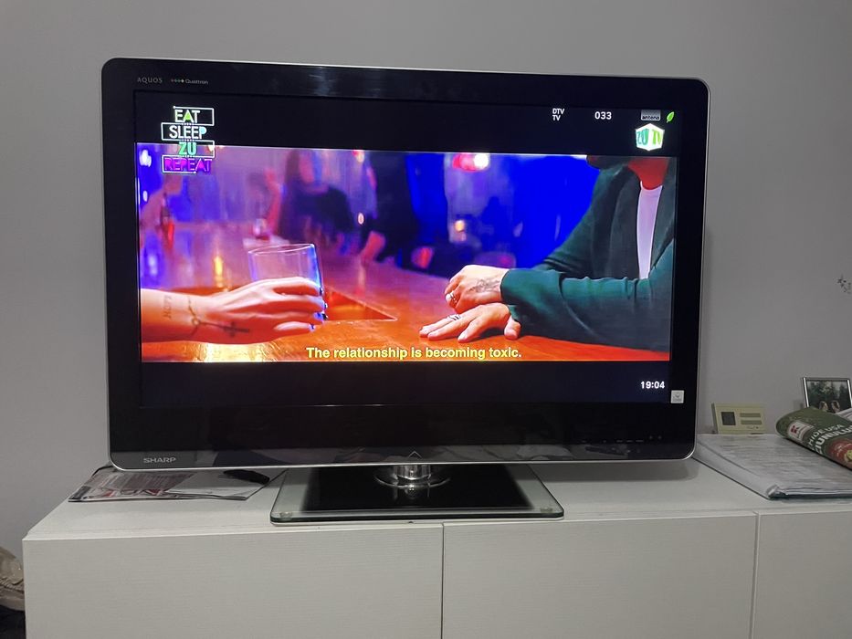 Televizor Sharp Aquos diagonala de108. Cm