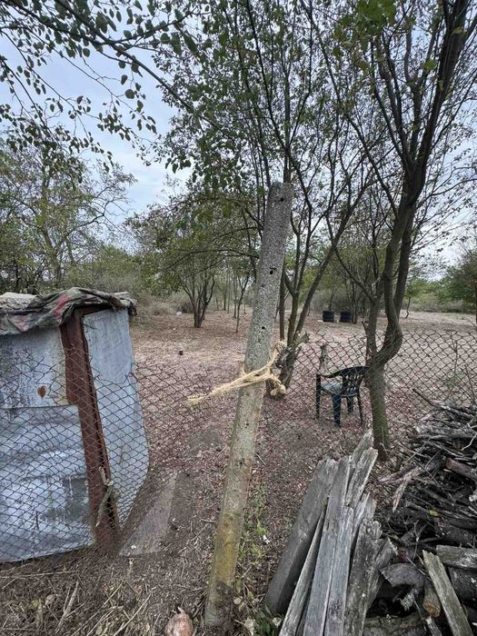 Дворно място с кладенец с. ТРАКИЯ