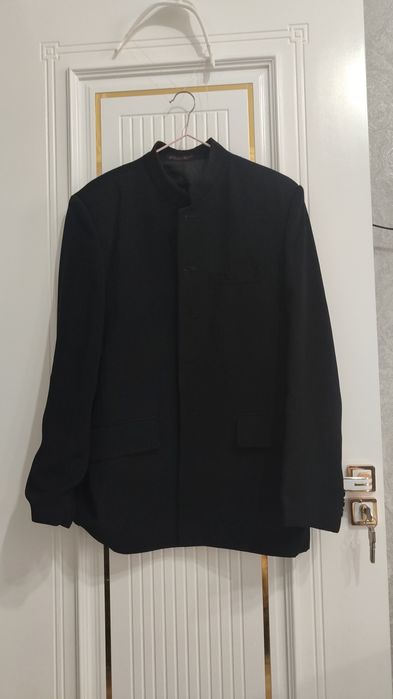 Мужские костюмы новые