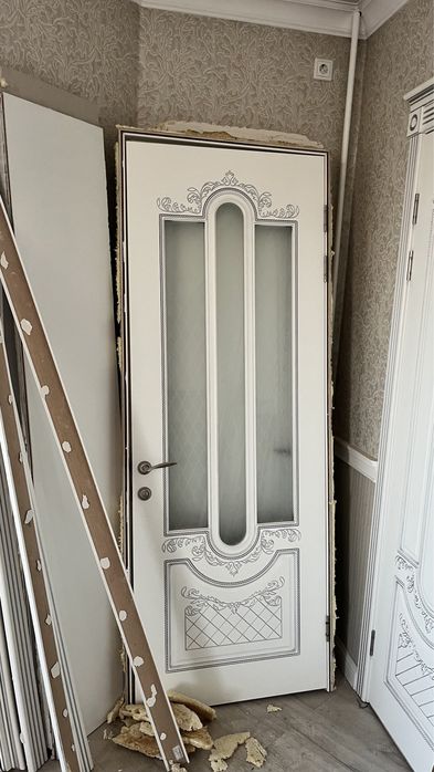 Продам Раковину,двери!