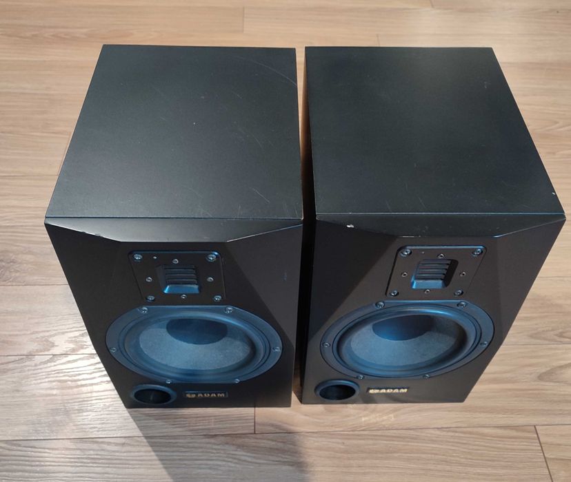 Професионални активни колони Adam P11A