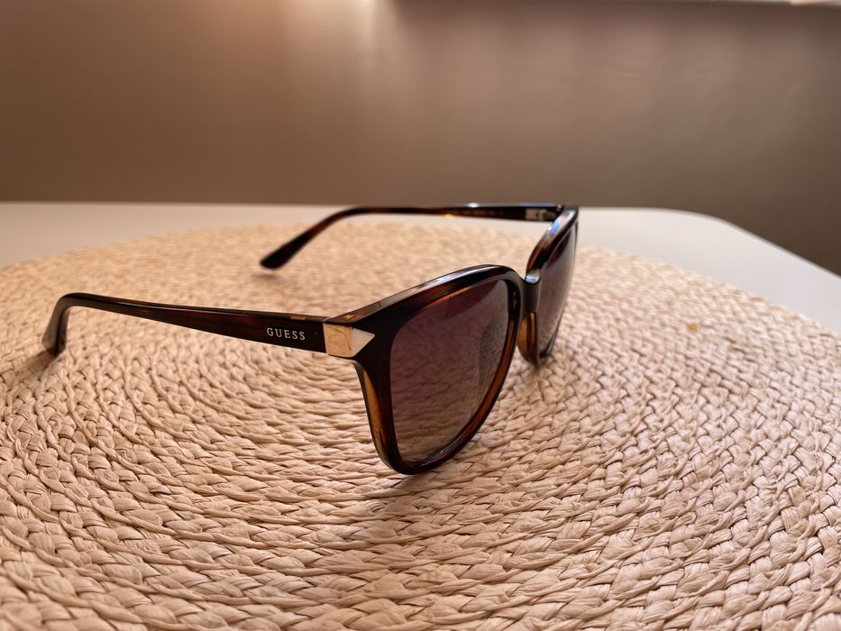 Слънчеви очила Guess