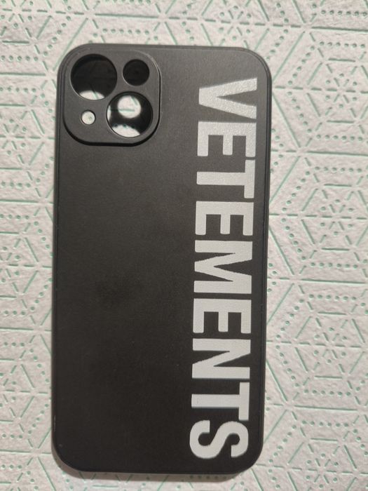 Husa iPhone 13 noua vetements