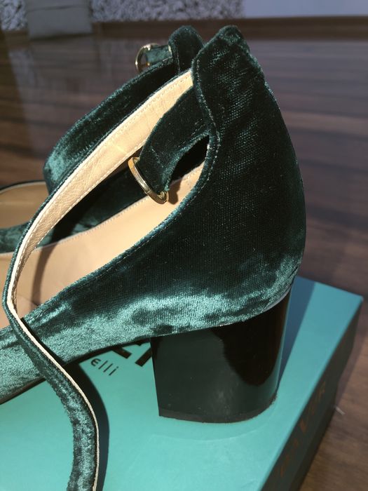 Продаются бархатные туфли