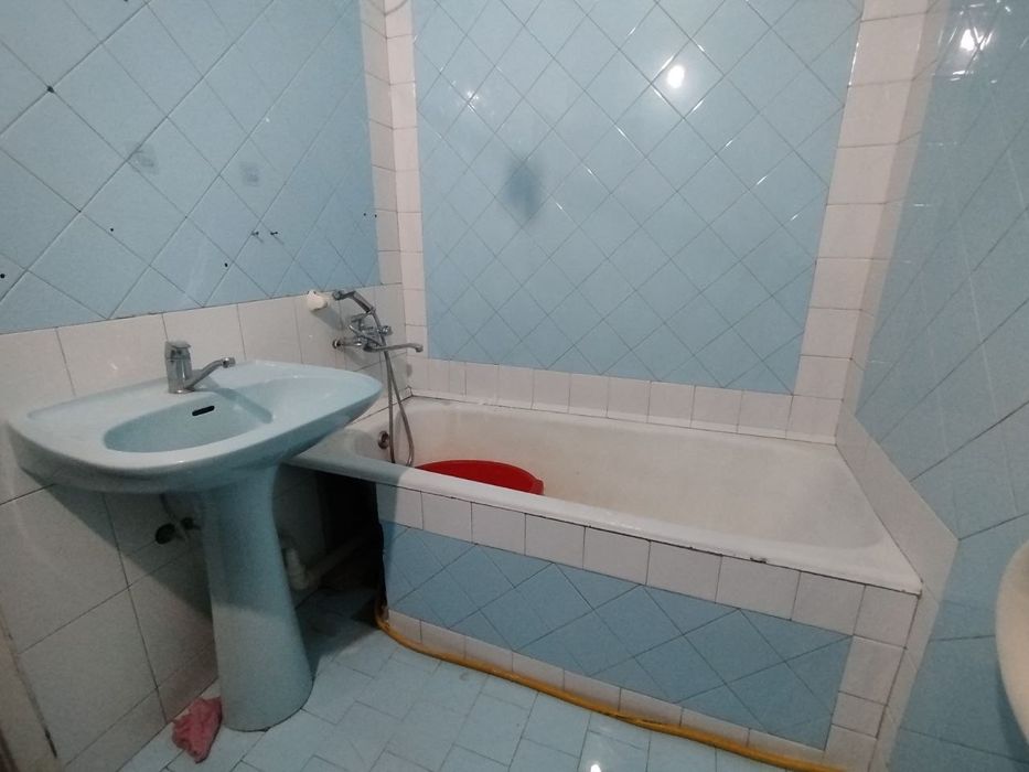 Ijaraga kvartira beriladi Sagdiyana parish olda 3 xona 3 etaj