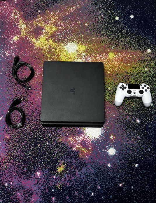 Vand PS4 Slim cu controler