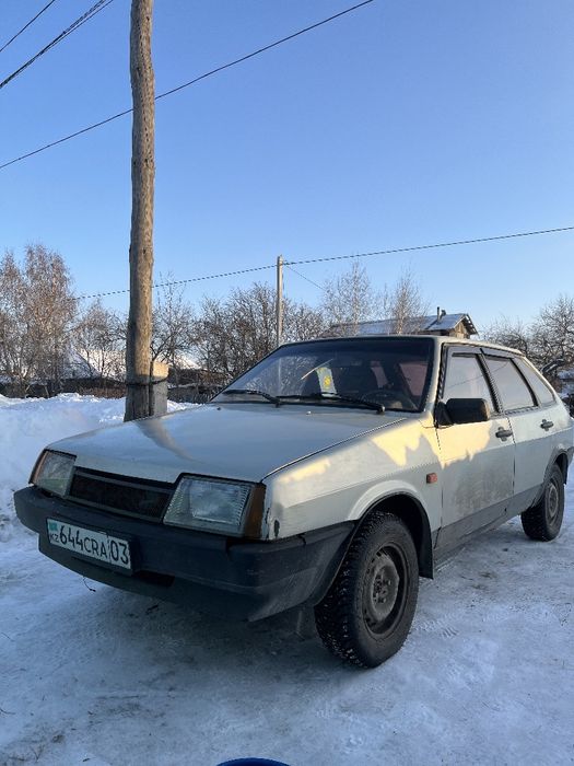 автомобиль лада ваз 21093