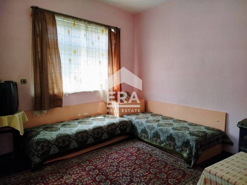 ЕКСКЛУЗИВНО! ЕРА ОСЪМ Ловеч предлага двуетажна къща в с. Лесидрен, Лов