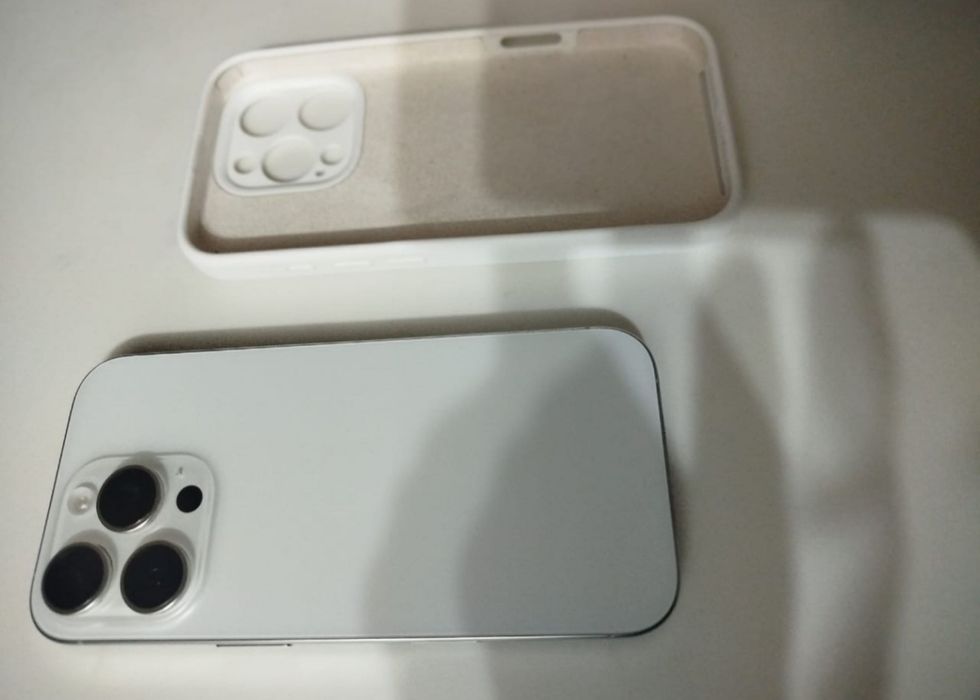продам айфон 16 про