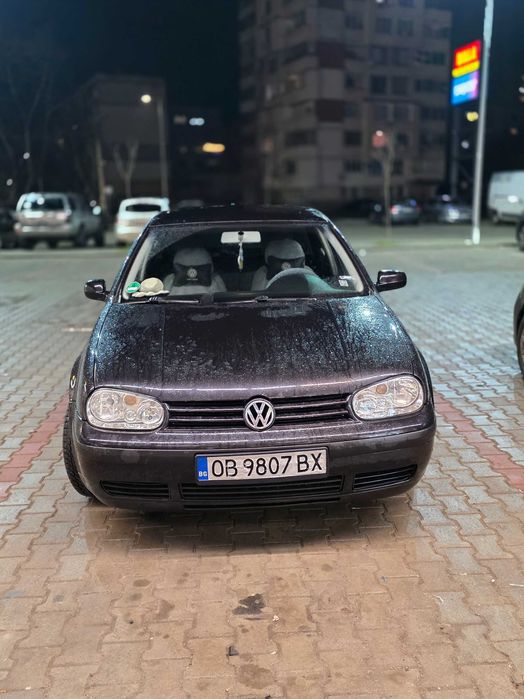 Продавам оригинална броня за голф 4