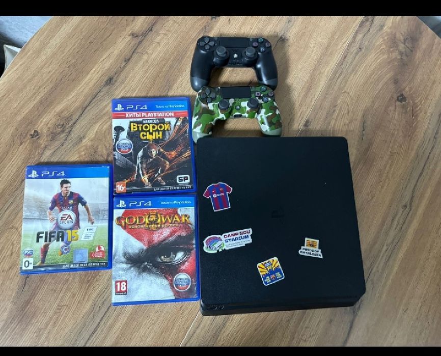 Playstation 4 slim