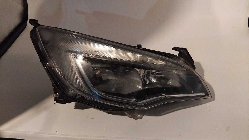 Far stanga-dreapta Opel Astra J an 2013 Facelift