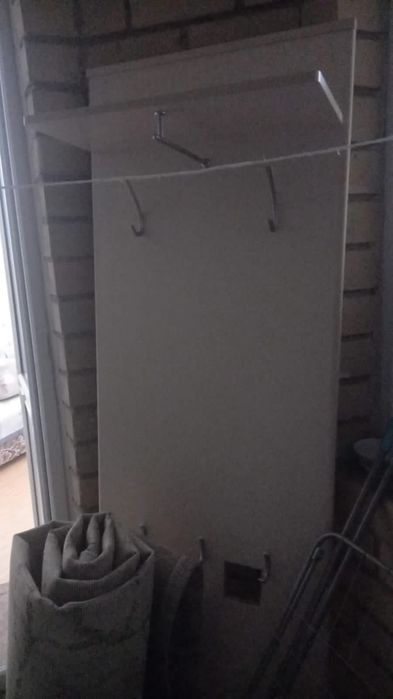 Продам шкаф и вешалку