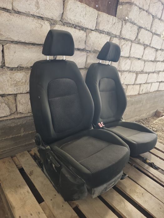 Skoda Super B Сиденья Передние
