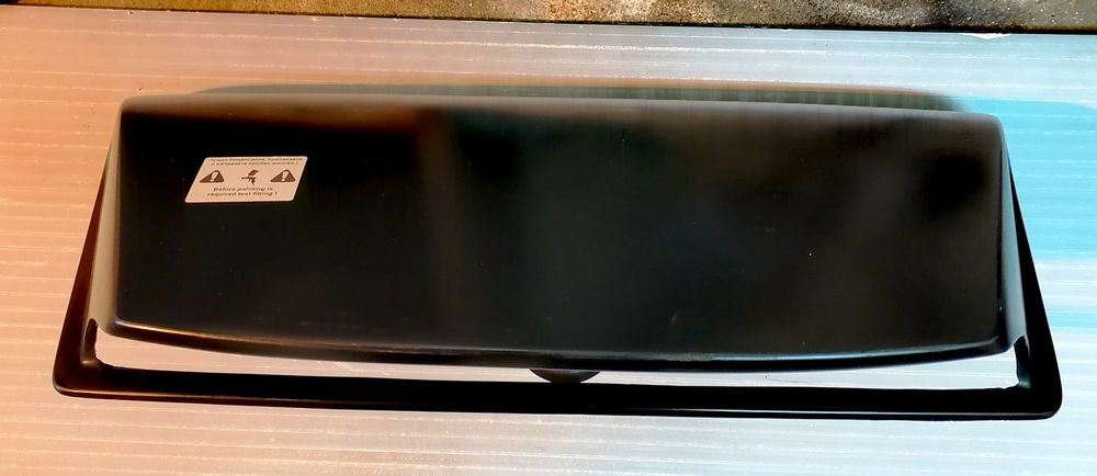 Въздуховод / Въздухозаборник за преден капак