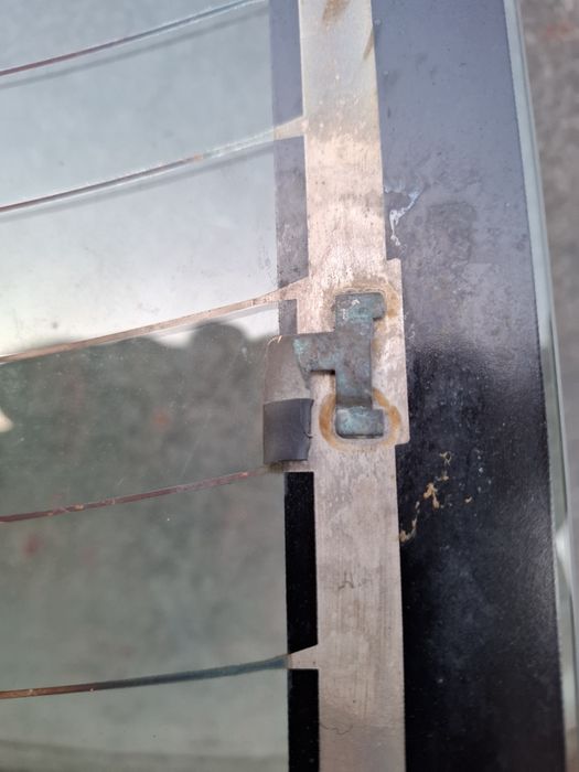 Стекло,заднее  Toyota.