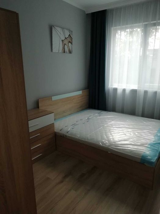 Тристаен апартамент, Въстанически