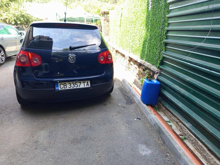 Продавам golf 5 1.4 75кс.