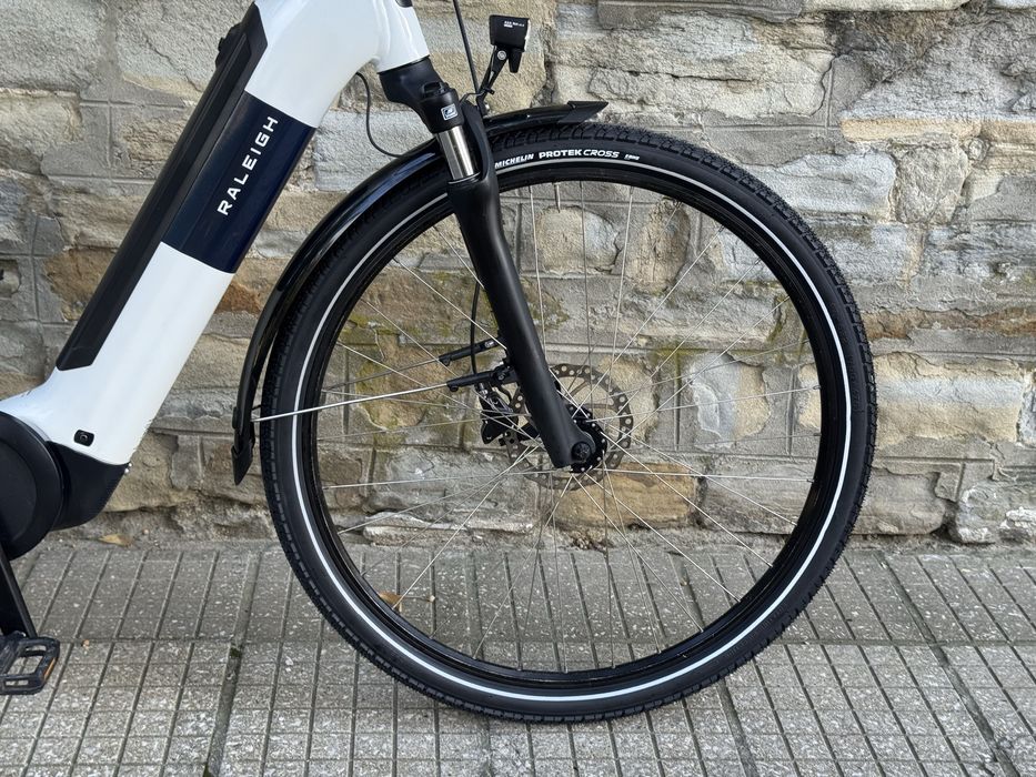 Електрически велосипед E-bike RALEIGH MOTUS 2026