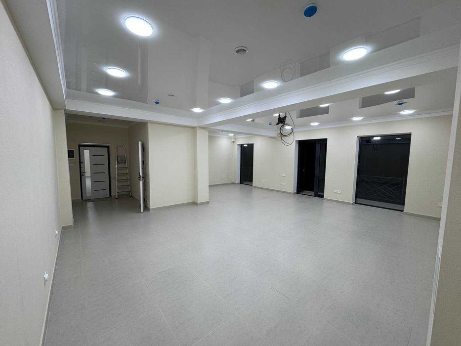 Катта Кани мавзесида 1 каватда нотурар жой сотилади. NR494/73