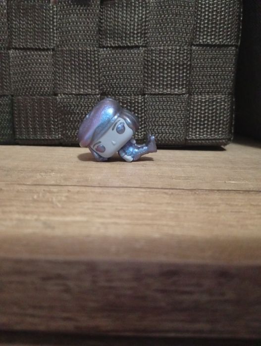 „Robin – фигурка Stranger Things Kinder Joy