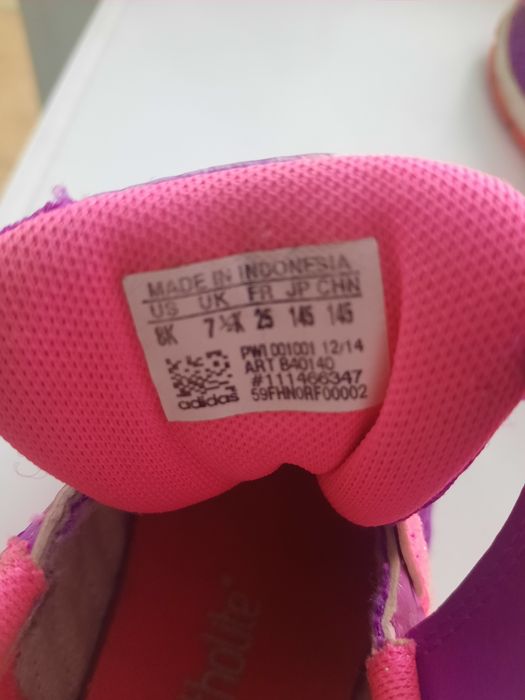 Продам кроссовки адидас для девочки