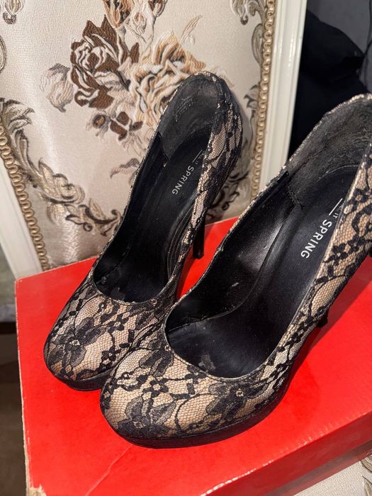 Продам туфельки очень красивые