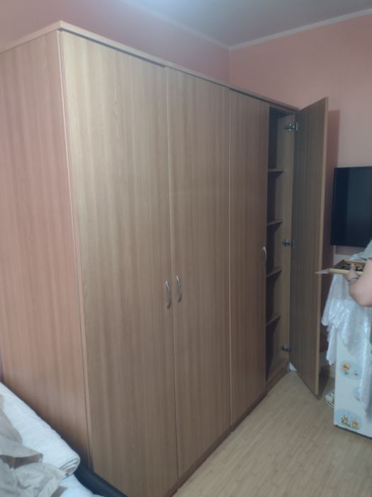 Vând șifonier cu 4 uși 2000/2000